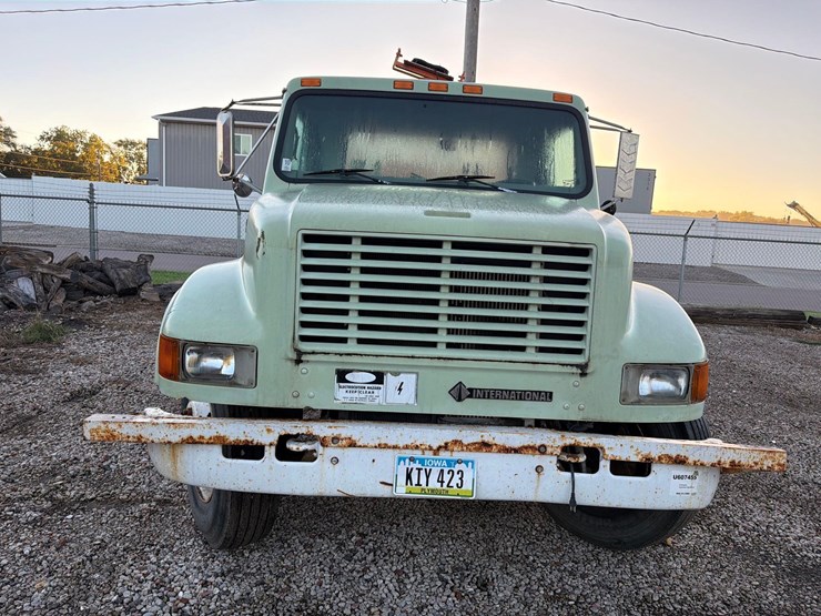 2000-international-4700-image-2