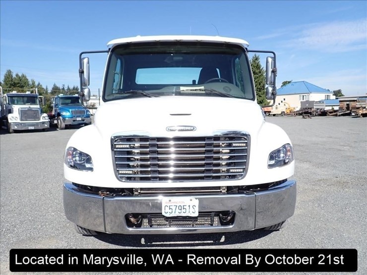 2019-freightliner-m2-image-32