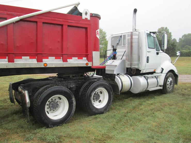 2011-international-prostar-image-3