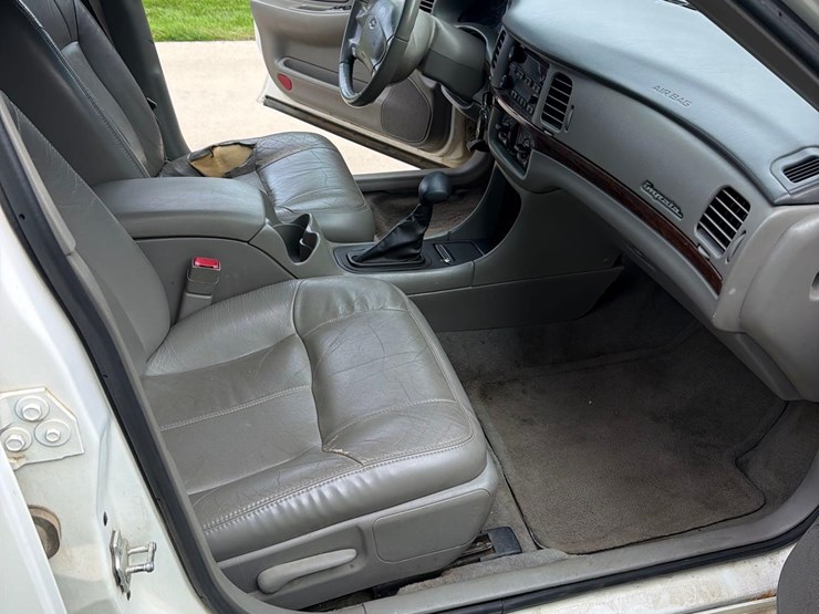 2004-chevrolet-impala-ls-car-image-38