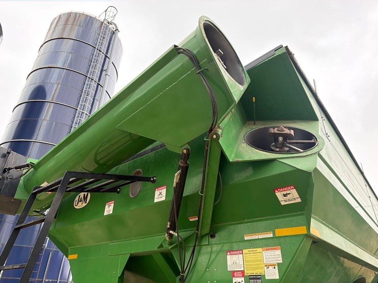 2012-j&m-1051-grain-storm-grain-cart-1-owner-image-23