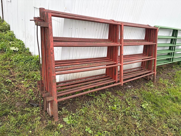 6--red-10ft-gates-image-1