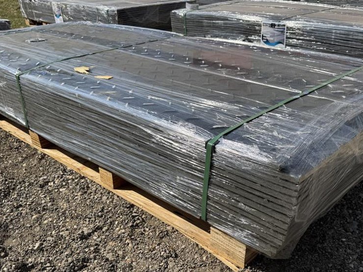 #126-•-(15)-ground-protection-mats---4'-x-8'-x-0.5"-image-1