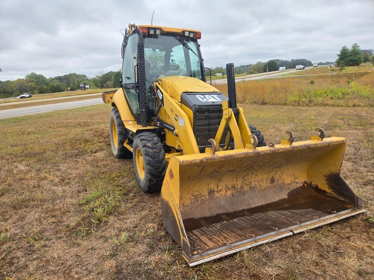 caterpillar-420f-image-23