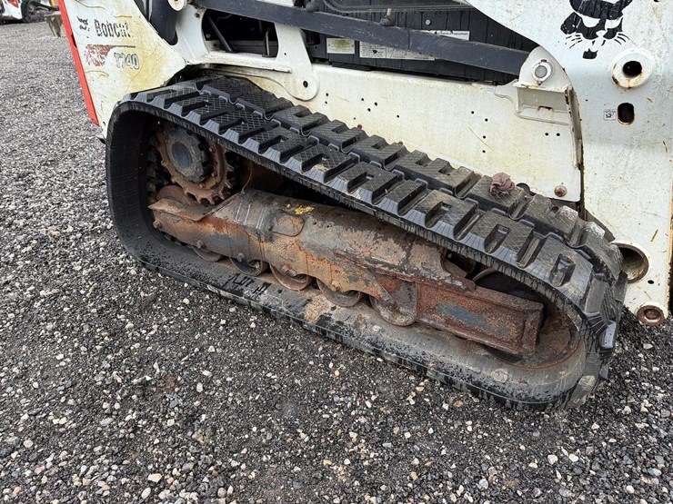 2018-bobcat-t740-image-13