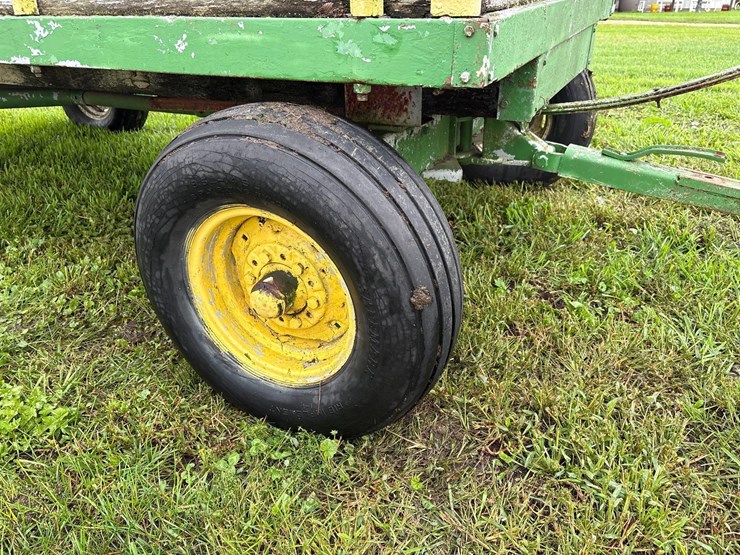 70”-x-142”-john-deere-barge-wagon-image-13