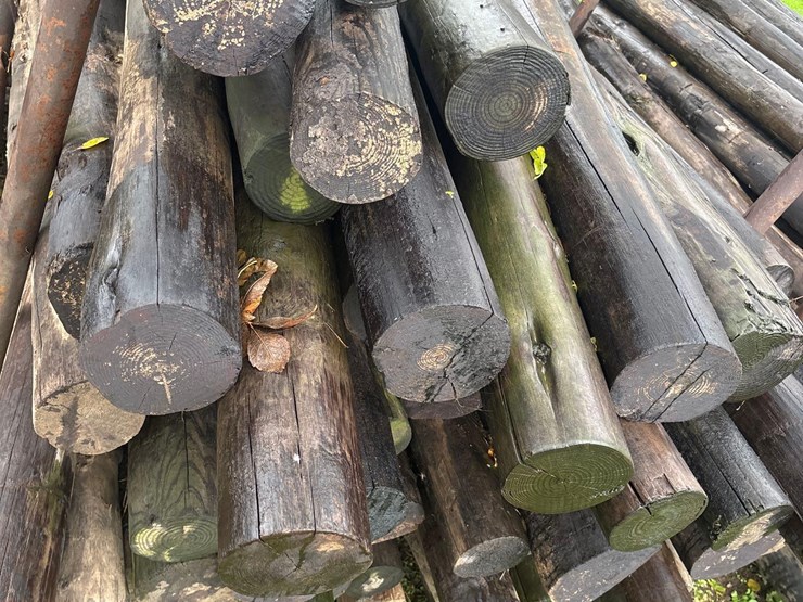wood-post-and-stand-image-2