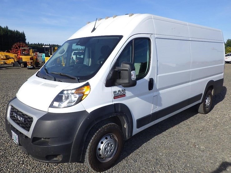 2022-dodge-3500-image-1