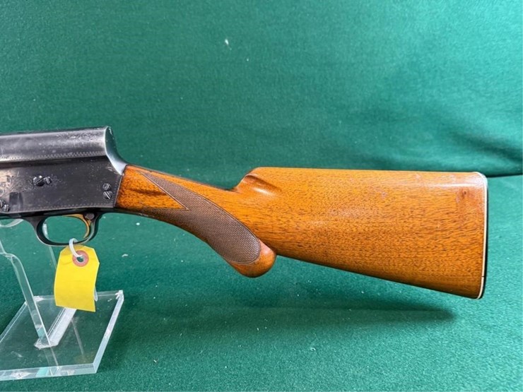 browning-light-twelve-12ga-shotgun-image-14