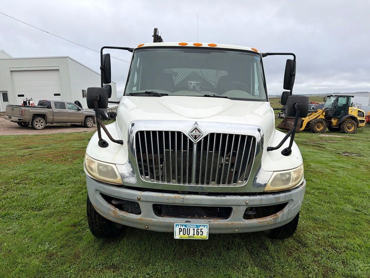 2009-international-durastar-4300-image-2