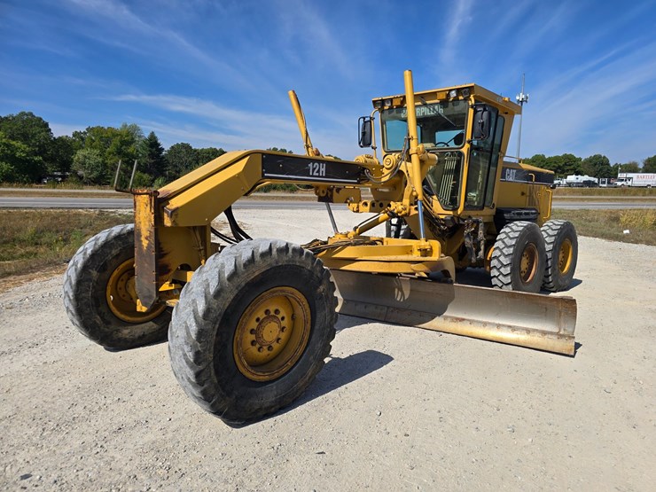 2005-caterpillar-12h-image-2