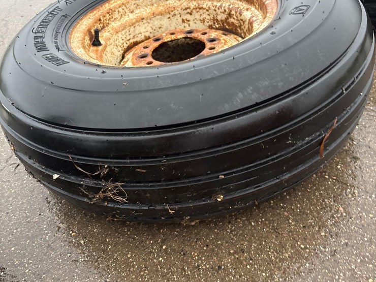 3--11l-15-implement-tires-and-rims-image-9