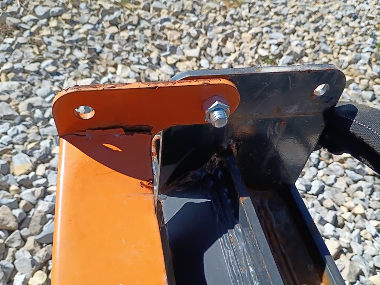 #27024-•-wolverine-hydraulic-pallet-forks-skid-steer-attachment-image-13