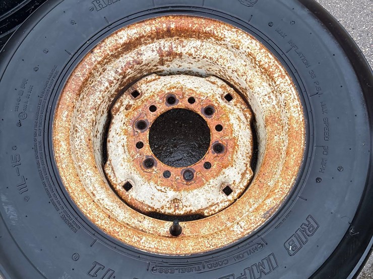 3--11l-15-implement-tires-and-rims-image-3