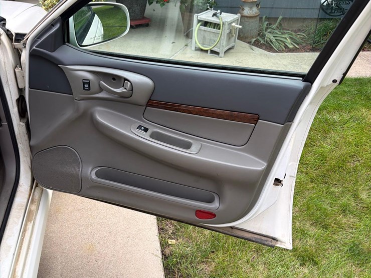 2004-chevrolet-impala-ls-car-image-41
