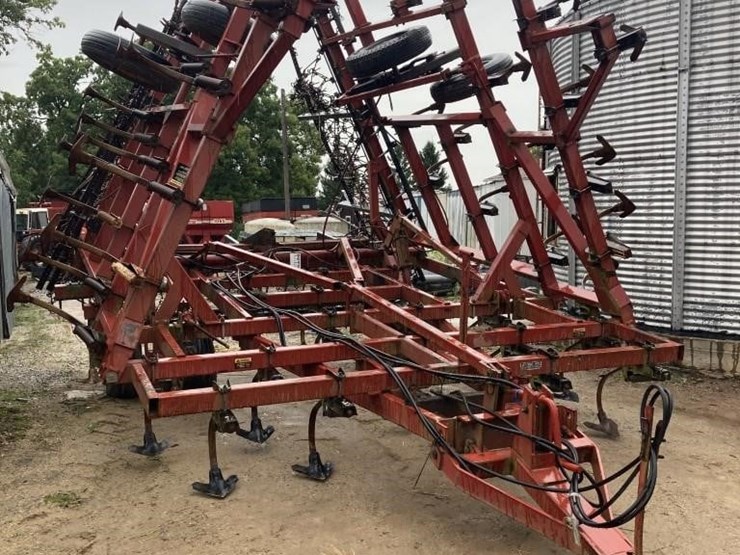 case-ih-4800-image-1