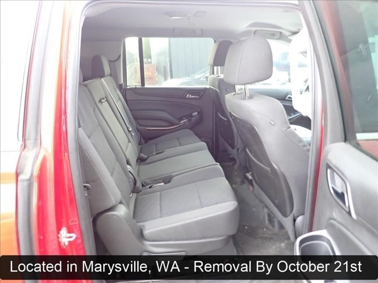 2015-chevrolet-suburban-image-11