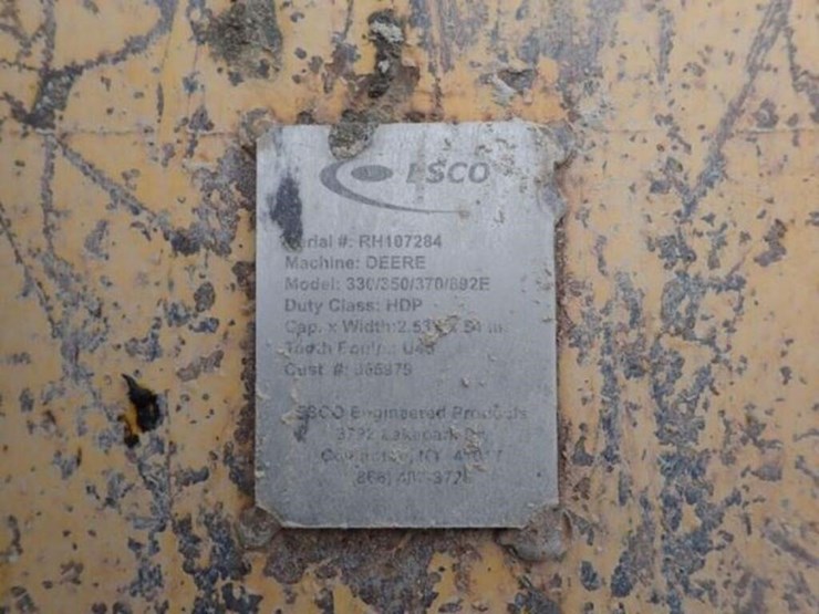 2012-deere-350g-lc-image-24