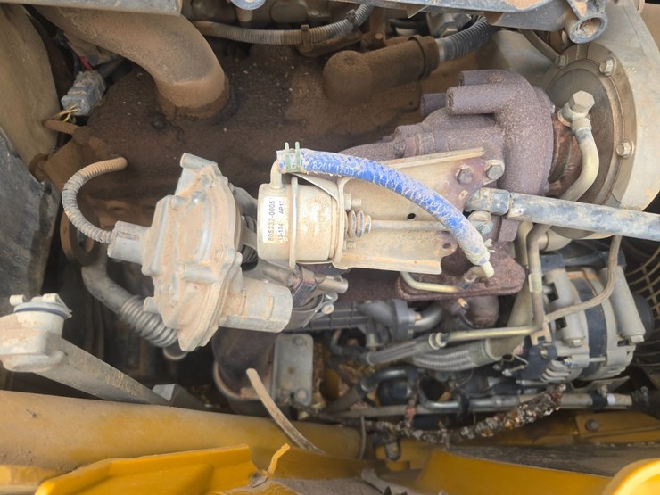 caterpillar-420f-image-34