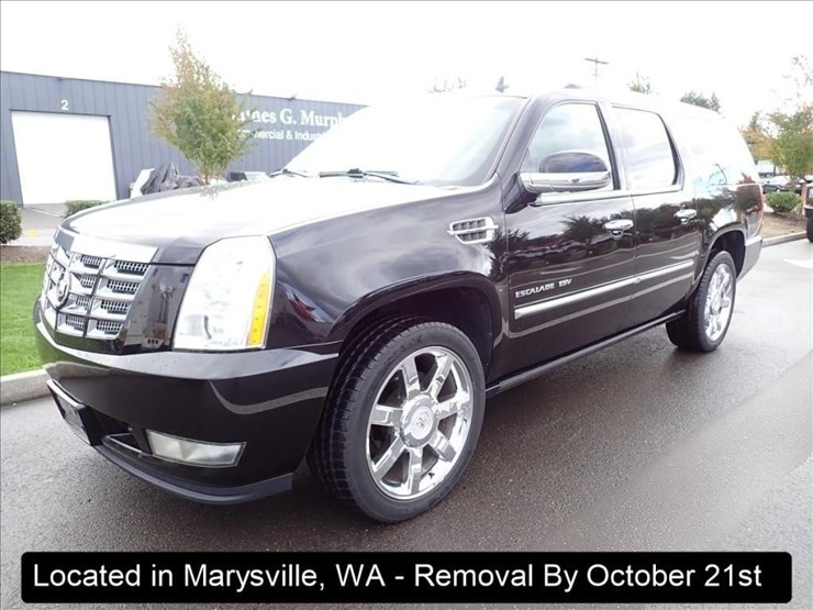 2011-cadillac-escalade-image-1