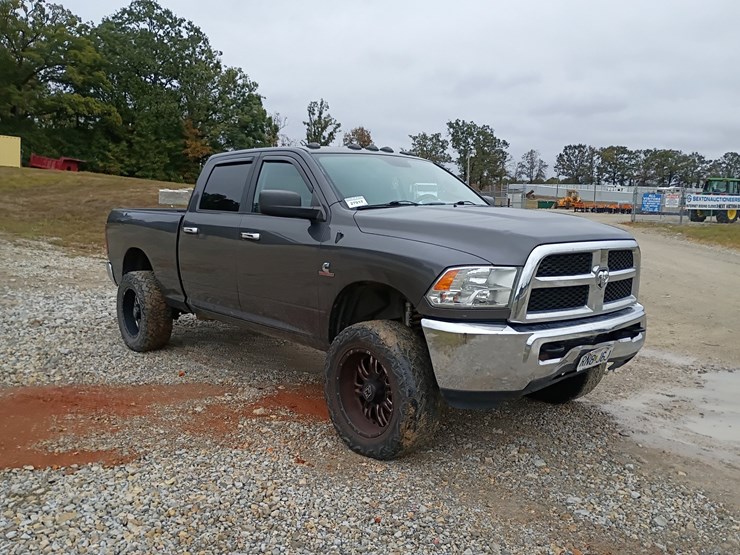 2016-dodge-2500-image-13