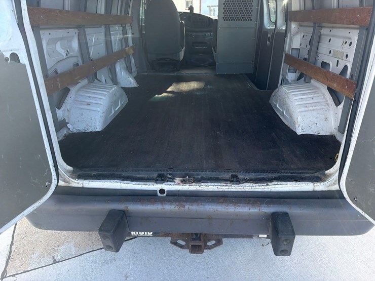 2006-ford-e250-image-22