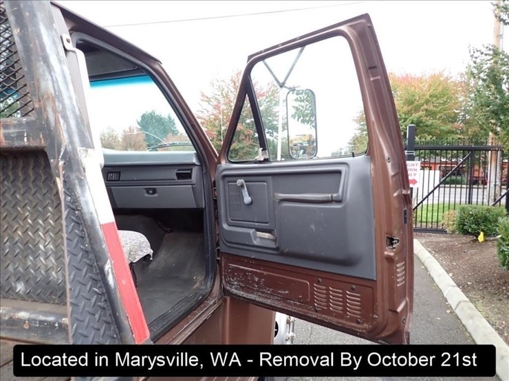 1993-ford-f700-image-4