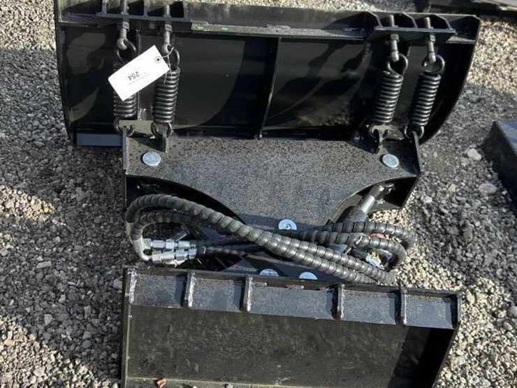 #254-•-mini-skid-steer-39.25"-hydraulic-snow-blade-image-3