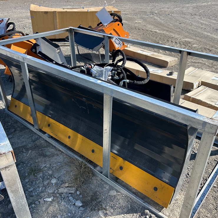#15 • 84” 6-WAY HYDRAULIC SKID STEER BLADE