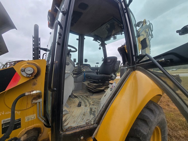 caterpillar-420f-image-36
