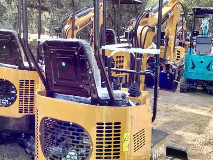 #18-•-cfg-mini-excavator---h13r-image-4