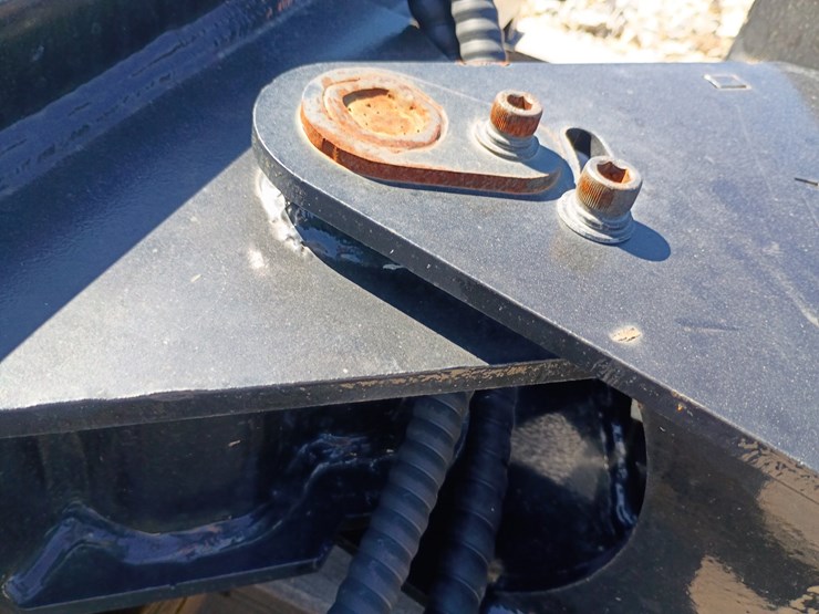 #27025-•-giyi-sweeper-mini-skid-steer-attachment-image-12