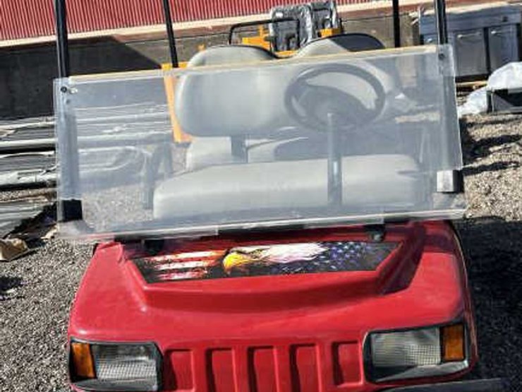 #252-•-club-car-4-seater-gas-golf-cart-image-2