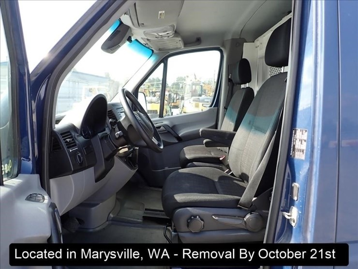 2015-mercedes-benz-sprinter-3500-image-23