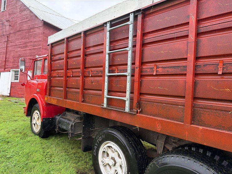 1970-gmc-5500-image-10