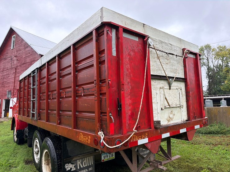 1970-gmc-5500-image-7