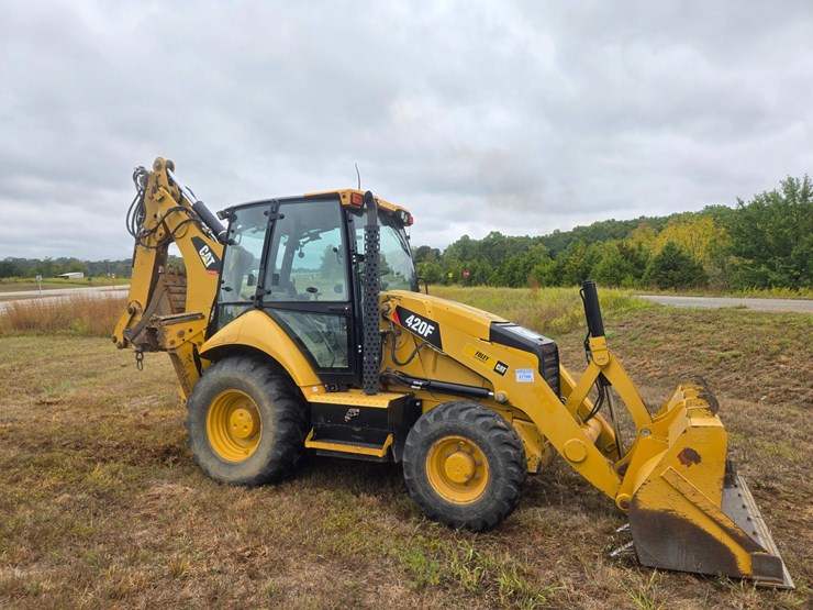 caterpillar-420f-image-20