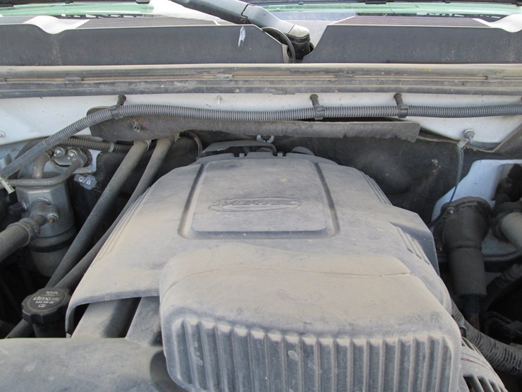 2011-chevrolet-2500hd-image-23