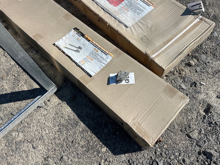 #20-•-clamp-on-pallet-forks-image-1