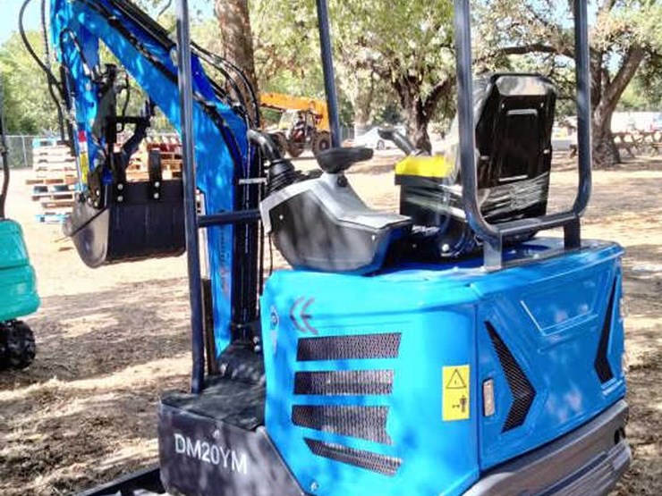 #12-•-yanmar-diesel-mini-excavator---dm20ym-image-3