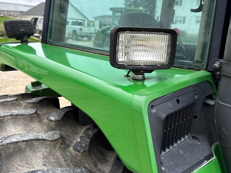 1994-john-deere-4560-image-52