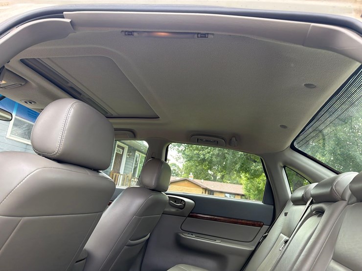 2004-chevrolet-impala-ls-car-image-33