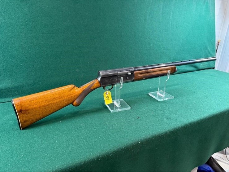 browning-light-twelve-12ga-shotgun-image-2