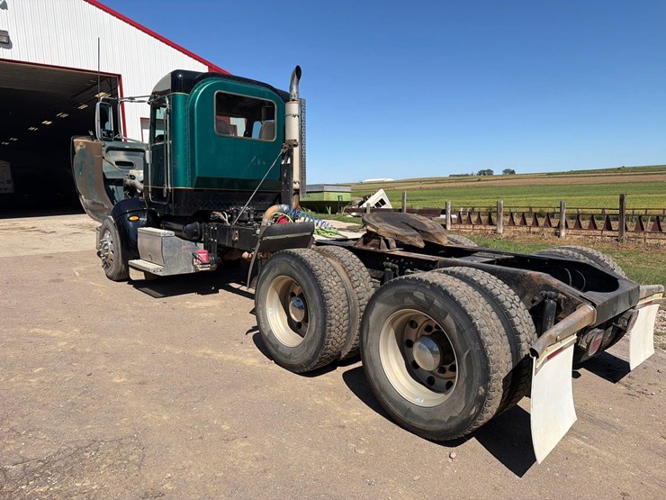 2011-peterbilt-386-image-6