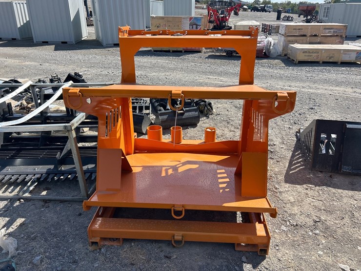 #69-•-skid-steer-attachment-/-tool-organizer-image-3