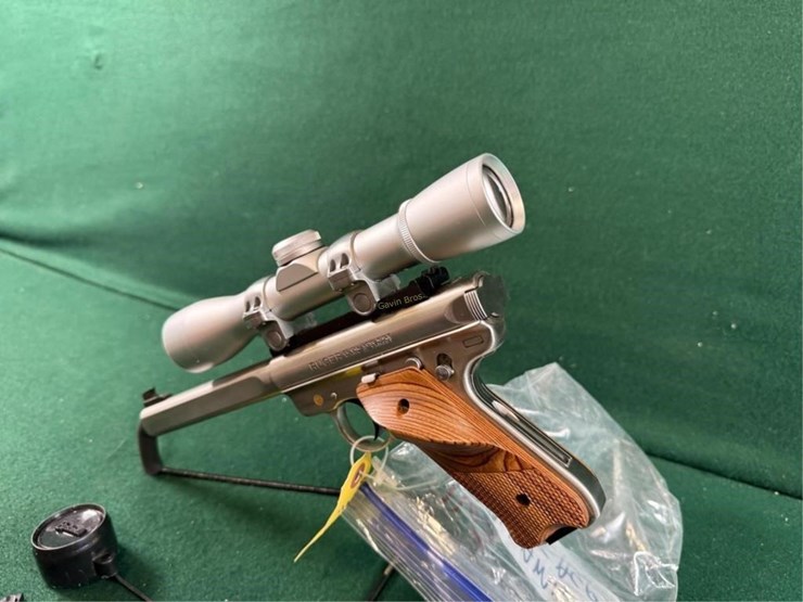 ruger-mark-ii-target-22lr-pistol-image-12