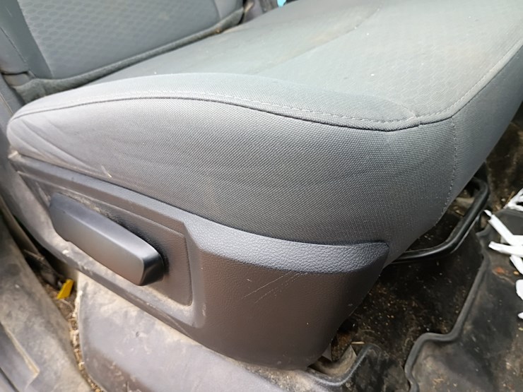 2016-dodge-2500-image-37