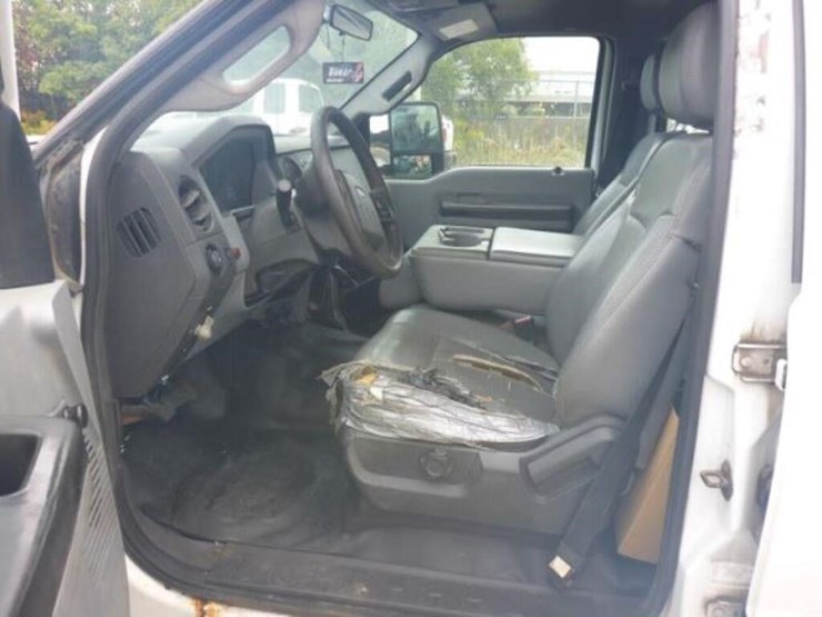 2011-ford-f550-xl-image-14