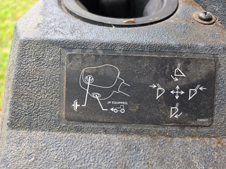 2016-deere-410l-image-49