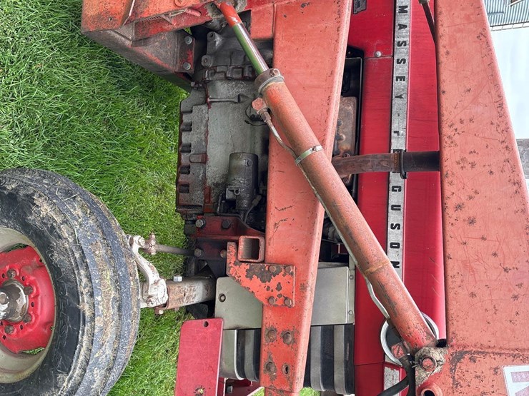massey-ferguson-165-image-18
